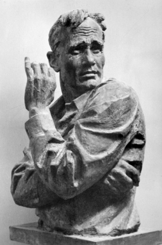 Селиванов Николай Александрович. Памятник Василию Шукшину для села Сростки. Бронза. 1990. Местонахождение скульптуры неизвестно.