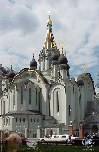 Храм Воскресения Христова в Сокольниках. Кедровская церковь в Москве. Фотограф Марина Роз.