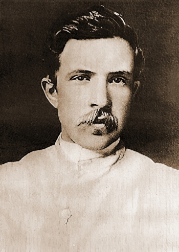 Адам Алкснис (Ādams Alksnis). Неизвестный фотограф.