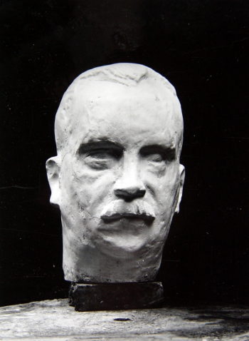 Купреянов Яков Николаевич. Композитор И.И.Дзержинский. Чугун. 1965.
