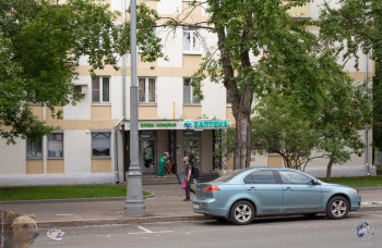 Кофейня `Олива` и `СберЕаптека` в Москве на Большой Серпуховской улице. Фотограф Марина Роз.
