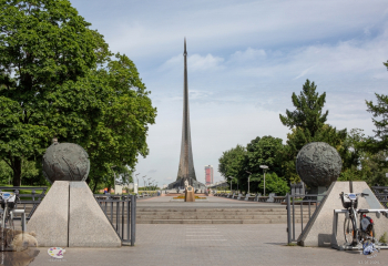 Вход на территорию музея космонавтики. Фотограф Марина Роз.