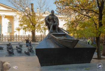 Памятник Шолохову в Москве на Гоголевском бульваре. Фотограф Марина Роз.