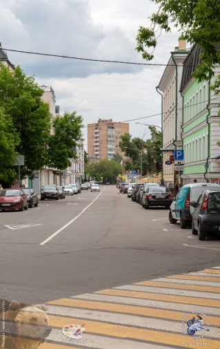Начало улицы Щипок. Вид со Стремянного переулка от Плехановской академии. Фотограф Марина Роз.