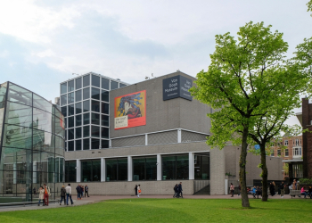 Музей Винсента Ван Гога (Van Gogh Museum) в Амстердаме. Неизвестный фотограф.
