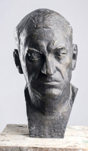 Дюжев Борис Иванович. Портрет скульптора П.И.Бондаренко. Бронза. 50х22х31. 1970-е. Государственный музейно-выставочный центр РОСИЗО.