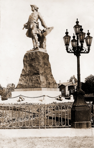 Бернштам Леопольд Адольфович. Ревельский памятник Петру I в 1910 году. Неизвестный фотограф.