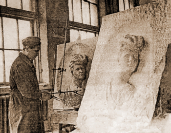 Пилипер Семён Миронович в мастерской. Неизвестный фотограф.