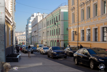Дмитровский переулок. Вид с Большой Дмитровки. Фотограф Марина Роз.