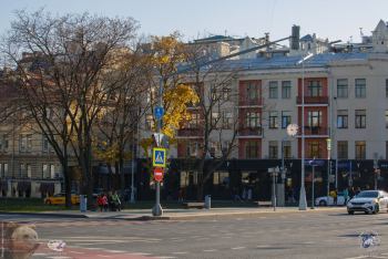 Соймоновский проезд на углу с Остоженкой. Фотограф Марина Роз.