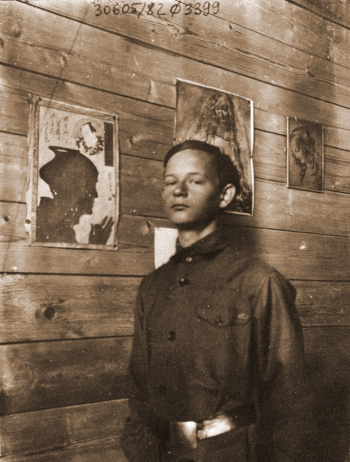 Чекрыгин Василий Николаевич. 1913-1915. Неизвестный фотограф. Государственный музей В.В.Маяковского.