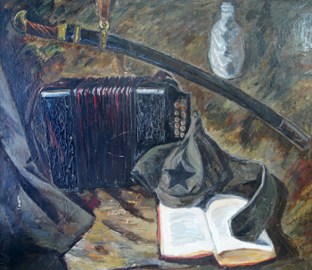 Королёв Виктор Иванович. Натюрморт с будёновкой. Холст, масло. 79,5х92. 1960-е. Липецкий областной краеведческий музей.