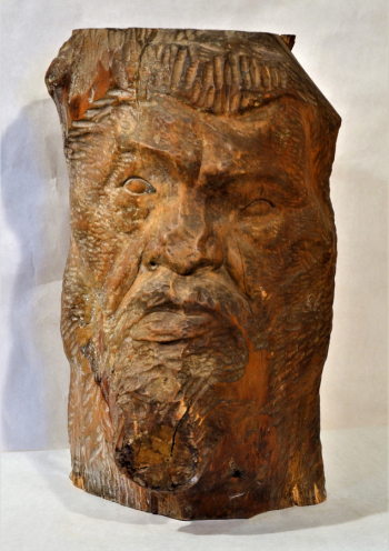 Якерсон Давид Аронович. Якут. Дерево, резьба. 56х38х32. 1930-е. Художественная культура Русского Севера.