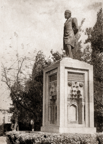 Кейлихис Яков Иосифович, Сырыщев Яков Михайлович. Памятник Мирзе Алекперу Сабиру в Баку. 1922-1958.