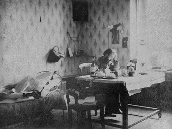 Болдырев Иван Васильевич. Автопортрет за изобретением смоловидной плёнки-пластинки. 1878. Государственный музейно-выставочный центр РОСФОТО.