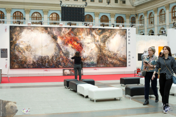 Экспозиция живописца Ляпина Романа Ивановича на ярмарке `Art Russia Fair 2023`. Фотограф Марина Роз.