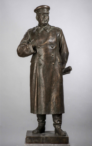 Томский Николай Васильевич. Модель памятника И.В.Сталину. Бронза. 112х40х35. 1949. Государственный музей городской скульптуры.