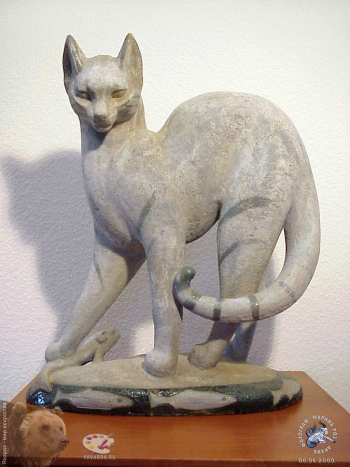 Шерифзянов Рамиль Минназимович. Кошка. Керамика. 1998. Частное собрание.