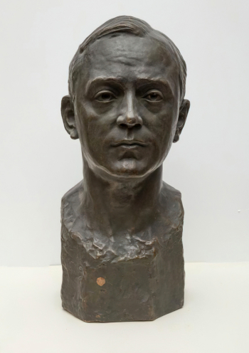 Керзин Михаил Аркадьевич. Портрет Л.В.Собинова. Терракота тонированная. 39х18х22,5. 1908-1909. Санкт-Петербургский государственный музей театрального и музыкального искусства.