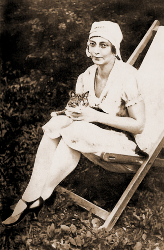 Данько Елена Яковлевна. Неизвестный фотограф.