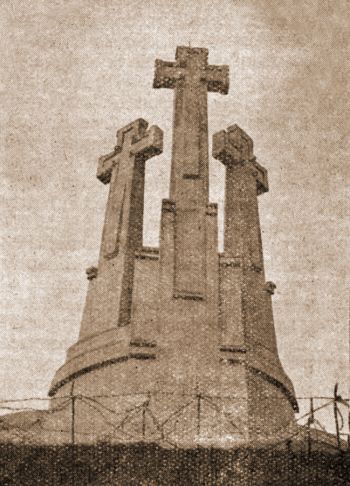 Антоний Вивульский. Три креста. Бетон. 1916. Вильна.