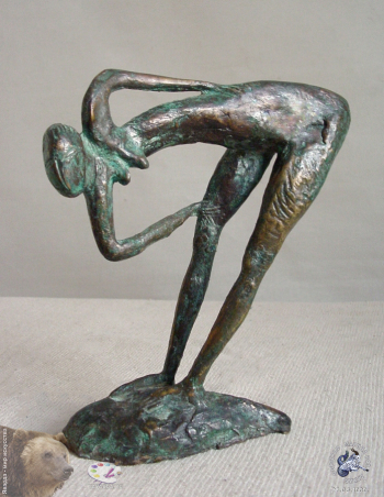 Карелиц Ольга Александровна. Абориген. Бронза. h-25. 1994. Частное собрание.