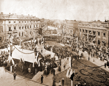 Открытие Памятника Екатерине II и основателям Одессы. 1900. Неизвестный фотограф.
