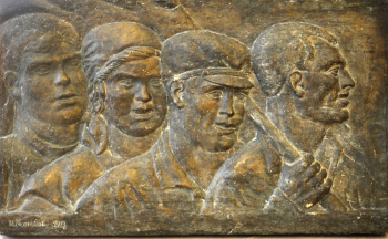 Рахманов Иван Фёдорович. Пролетарский гимн. Бронза. 69,5х113х7,0. 1927. Национальная галерея Республики Коми.