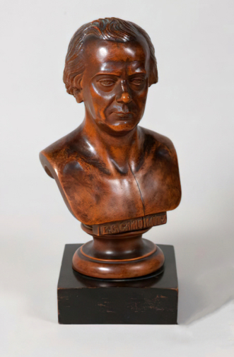 Серяков Яков Памфилович. Портрет актёра В.В.Самойлова. Дерево, резьба. 26,5х12,5х11,5. 1864. Санкт-Петербургский государственный музей театрального и музыкального искусства.