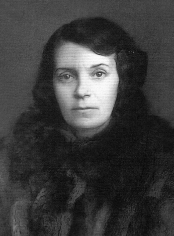 Столбова Галина Сергеевна. 1930-1960. `Счастливое детство Галины Столбовой (советский фарфор)` (2017, Комаров Е.Н.)