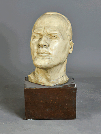 Мюризье Моника Оскаровна. Бюст архитектора А.С.Никольского. Гипс. 47х27х23. 1936. Государственный музей истории Санкт-Петербурга.