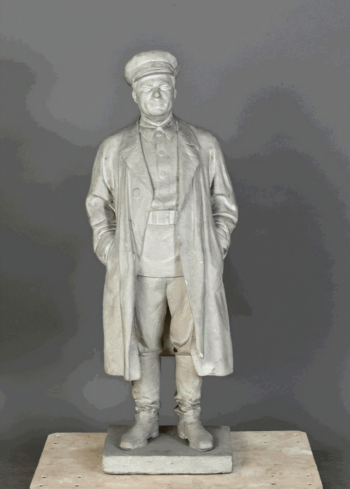 Николаев Василий Петрович. С.М.Киров. Гипс. 110х40х27. 1939-1940. Государственный музей истории Санкт-Петербурга.