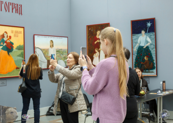 Фотография на память о выставке