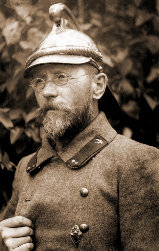 Пищалкин Иван Николаевич - почетный член правления КДПД, Начальник добровольной пожарной дружины Госпитомника Мичурина.