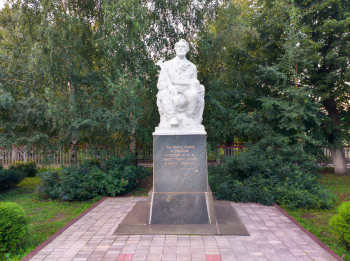 Курнаков Леонид Ильич. Памятник Тургеневу-охотнику. Фотограф Дмитрий Секаев, 2023.