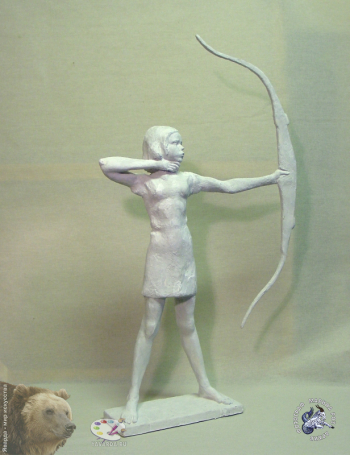 Романова Зинаида Акимовна. Лучница. Гипс. h-80. 1999. Авторское собрание.