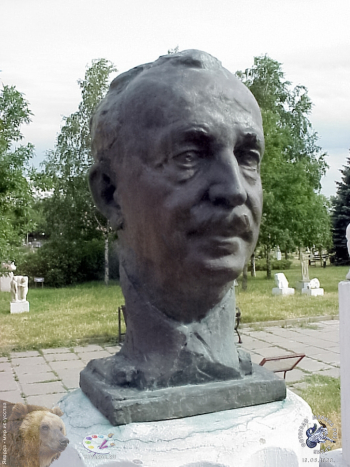 Виленский Зиновий (Залман) Моисеевич. Портрет лётчика П.С.Анищенкова. Бронза. Музеон в Москве, фото 1999.